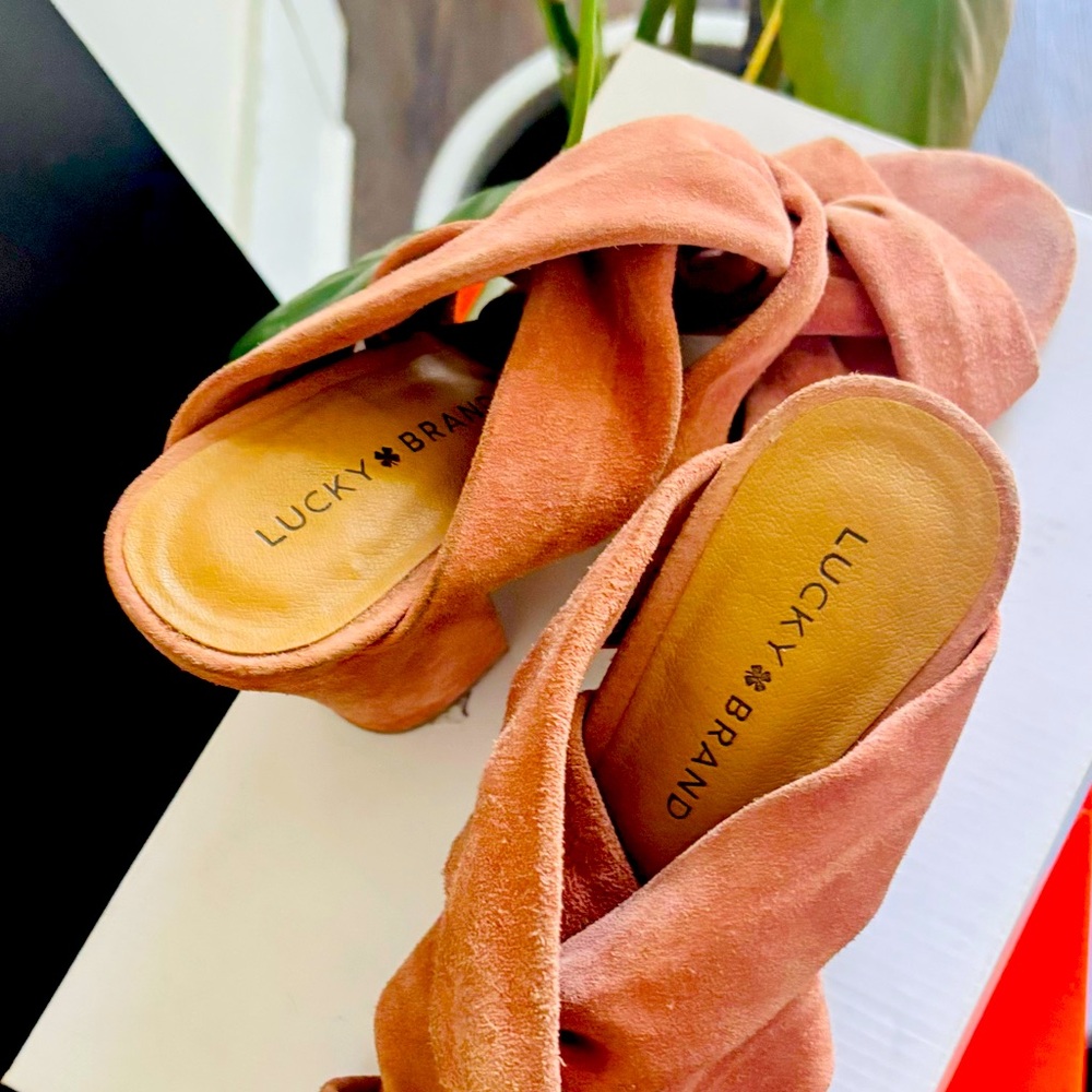 Lucky Brand Tan Mules with Twisted Detail